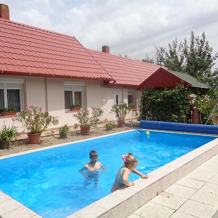 Irénke Vendégház Alsopahok Exterior foto